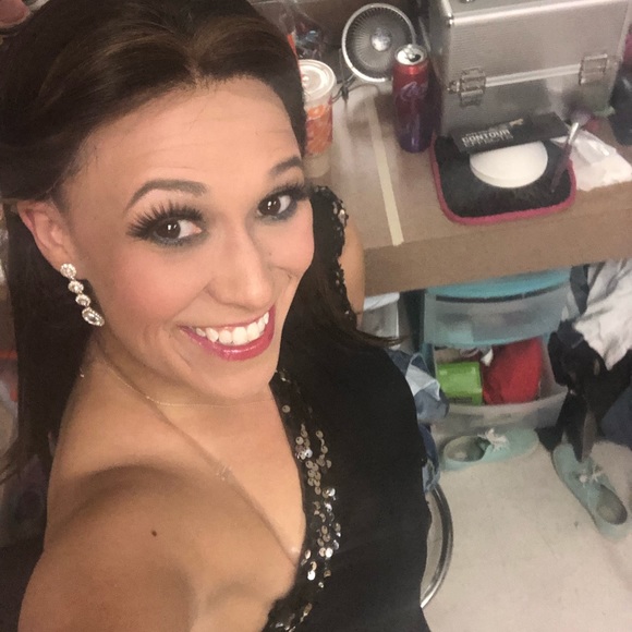 Meet your Posher, Christina - Picture 1 of 1